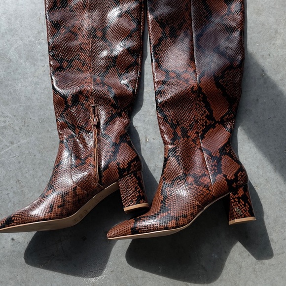 Kurt Geiger Oxblood burgundy snake skin boots - Picture 9 of 12